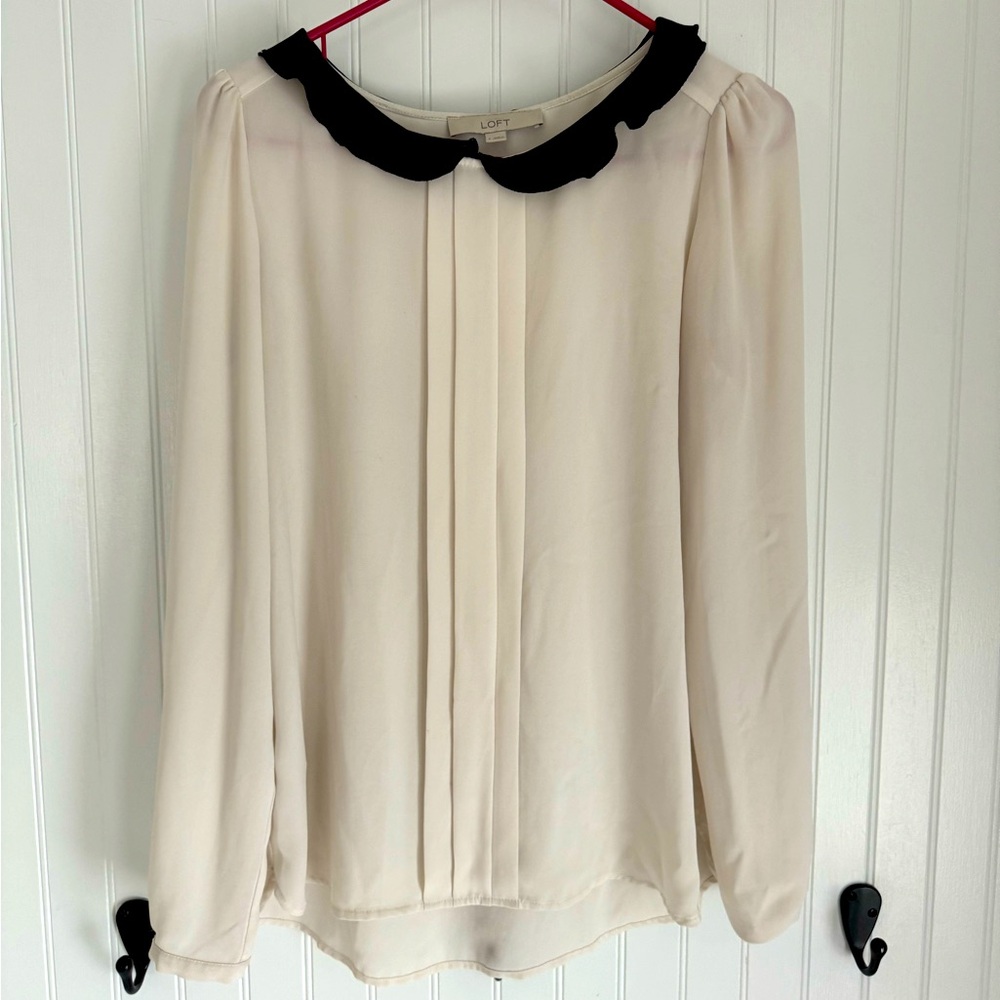 Loft women's size small, ivory with black collar